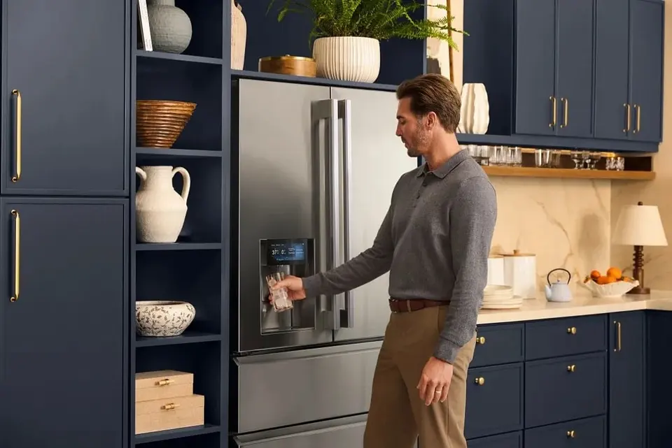 LG SIGNATURE French Door Refrigeration UM22WZH98S | Reds Appliance