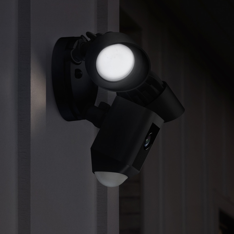 Ring Outdoor Wi-fi Cam With Motion Activated Floodlight 88FL001CH000 Black