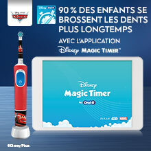 Brosse &#224; dents Oral-B Pro Kids 3+ et tablette avec l’application Disney Magic Timer.