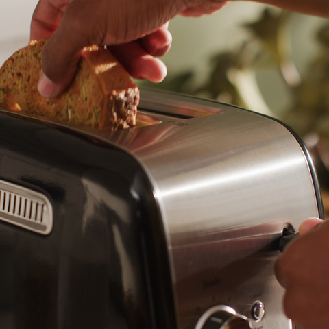 KitchenAid 2-Slice Toaster with Illuminated Buttons