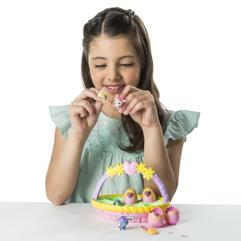 Hatchimals colleggtibles basket with 6 hatchimals colleggtibles 2025