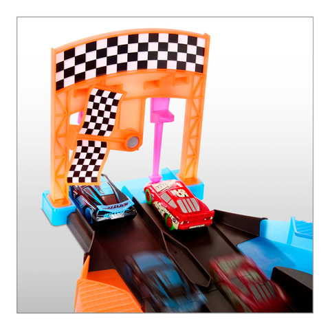 Mattel Disney and Pixar Cars Glow Racers - Lightning McQueen, 1 ct - Food 4  Less