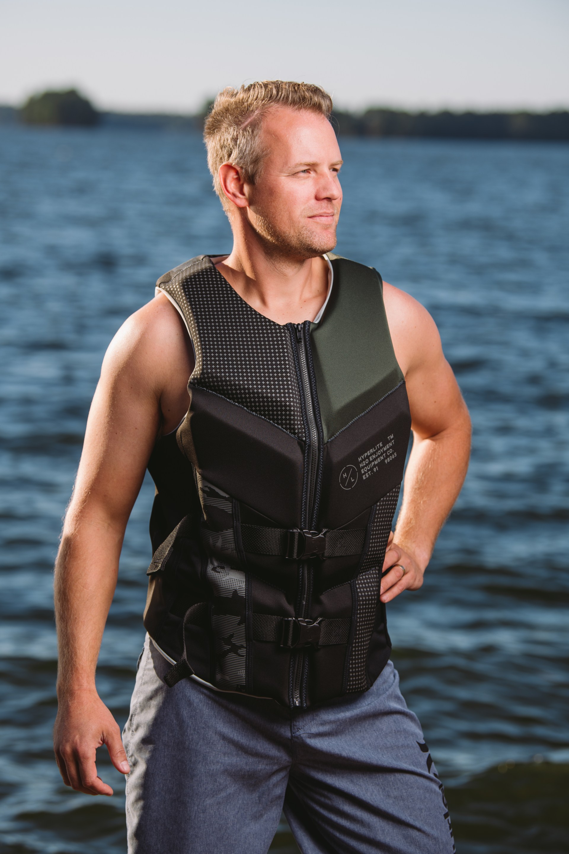 Hyperlite Life Vest Men's ShopEZ USA