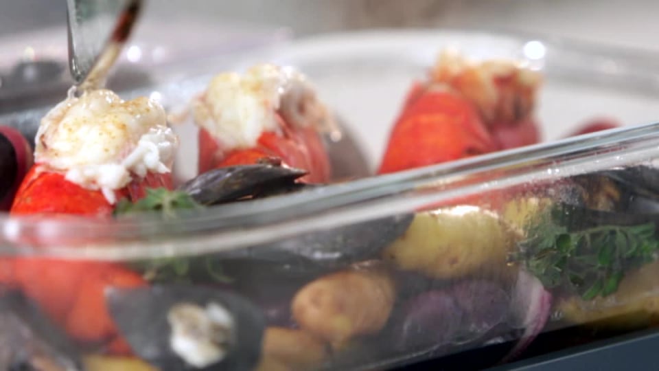 thumbnail video image 2 of Cuisinart Cook Fresh Glass Steamer, 2 of 5