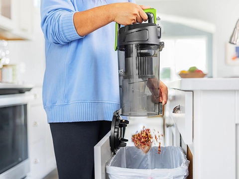 Easy Empty™ Dirt Tank