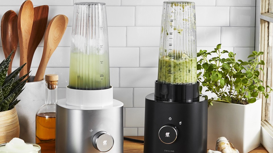 thumbnail video image 2 of ZWILLING Enfinigy 20-oz. Personal Blender, Smoothie Blender, Black, 2 of 6