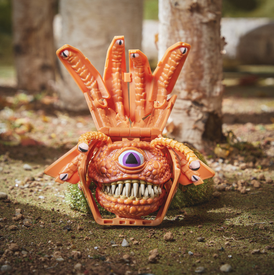 thumbnail video image 2 of Dungeons & Dragons Dicelings Beholder Collectible Action Figure, 2 of 7