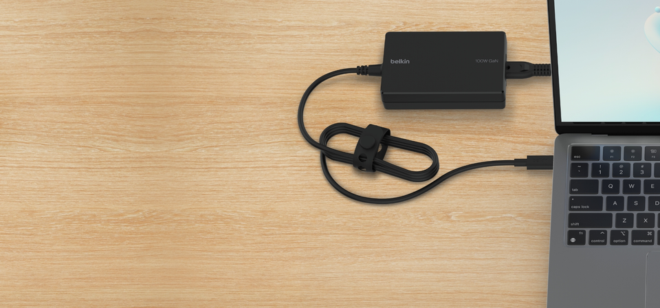 Adaptador de corriente Belkin Connect USB-C Core GaN de 100 W (negro