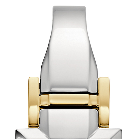 close-up image of bracelet