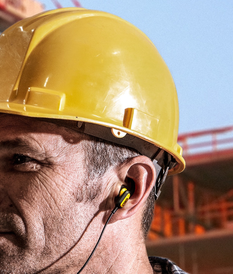 dewalt noise cancelling headphones bluetooth