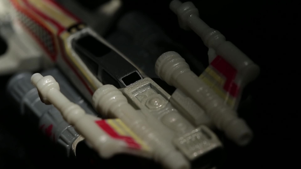 thumbnail video image 2 of Hot Wheels Star Wars Carships Classic Luke's X-Wing Vehicle, 2 of 6