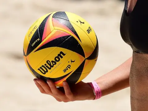 ウィルスミス シングルヒット ゲームユーズドボール Wilson OPTX AVP Tour Outdoor Volleyball | Dick's Sporting Goods