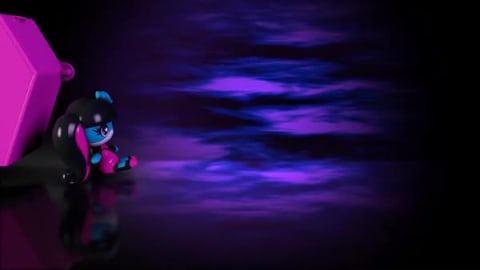 thumbnail video image 2 of Monster High Cleo De Nile Vinyl Figures, 2 of 4