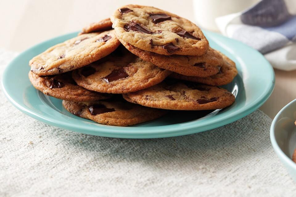 thumbnail video image 2 of FRIGIDAIRE FCWM3027AD electric oven and microwave combo, 2 of 6