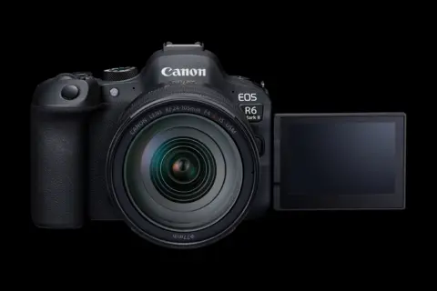 Canon EOS R6 Mark II Mirrorless Camera with RF 24-105mm f4