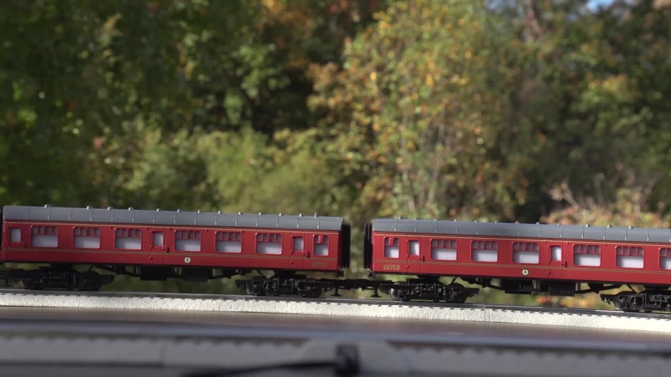 thumbnail video image 2 of Lionel O Scale Hogwarts Express with Remote and Bluetooth Capability Electric Powered Model Train Set, 2 of 12