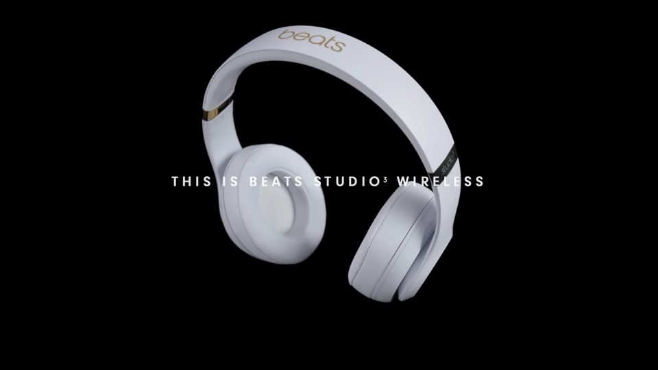 オーディオ機器 ヘッドフォン Beats Studio3 Wireless Noise Cancelling Headphones with Apple W1 Headphone  Chip - Defiant Black-Red