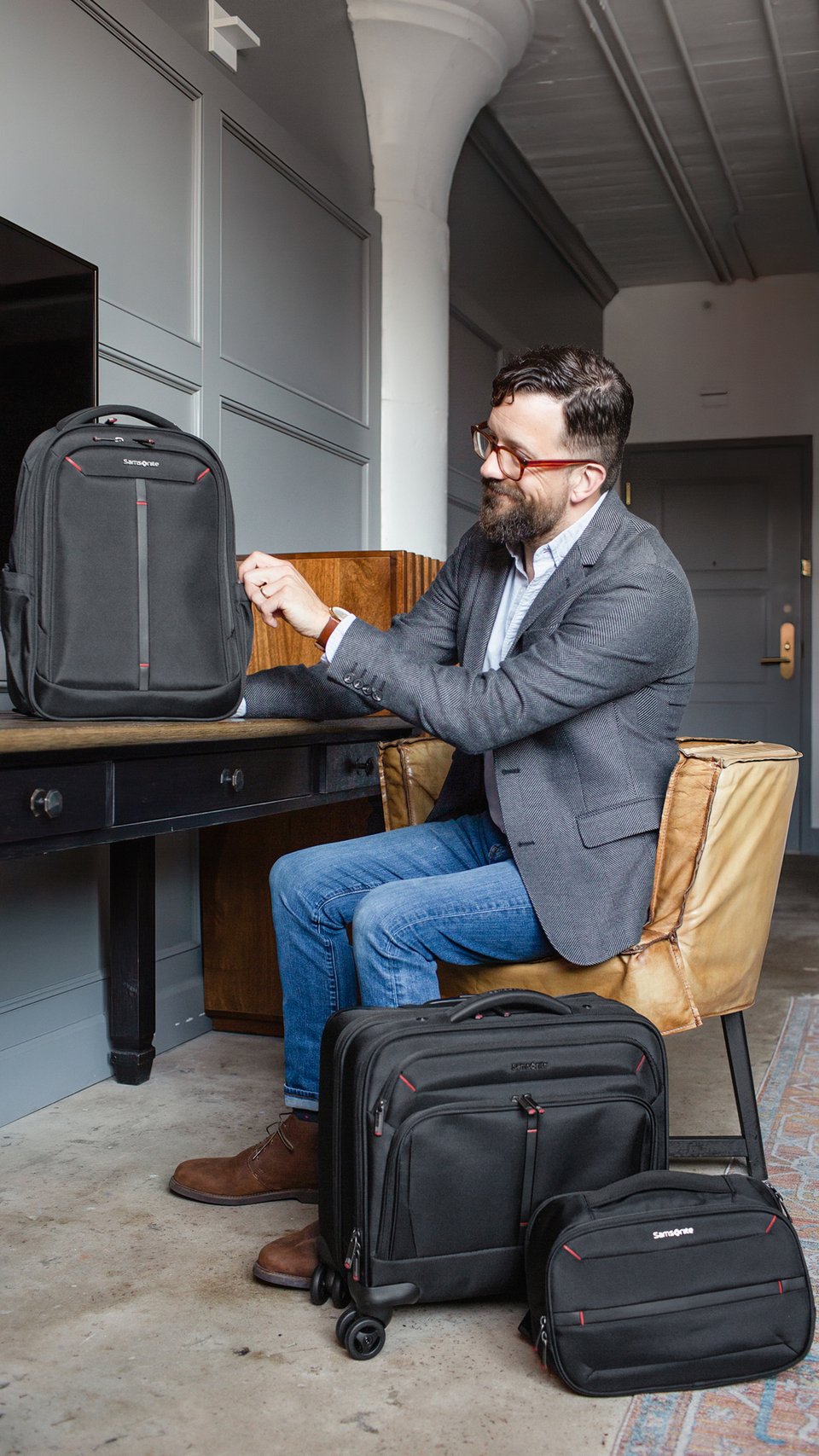 Samsonite Xenon 4.0 Commuter Sling Pack, Black (147330-1041) | Staples
