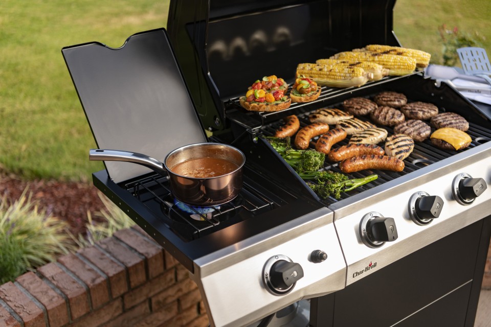 4-Burner Gas Grill, Griddle & Charcoal Grill ┃ Pro Series
