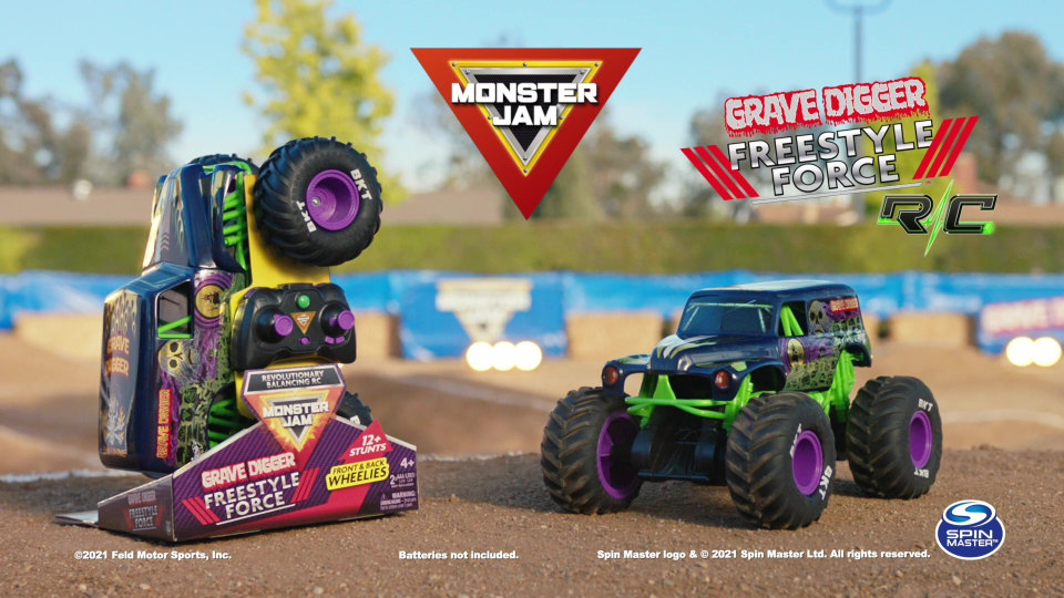 thumbnail video image 2 of Monster Jam Grave Digger Freestyle Force RC Monster Truck, 1:15 Scale, 2 of 10