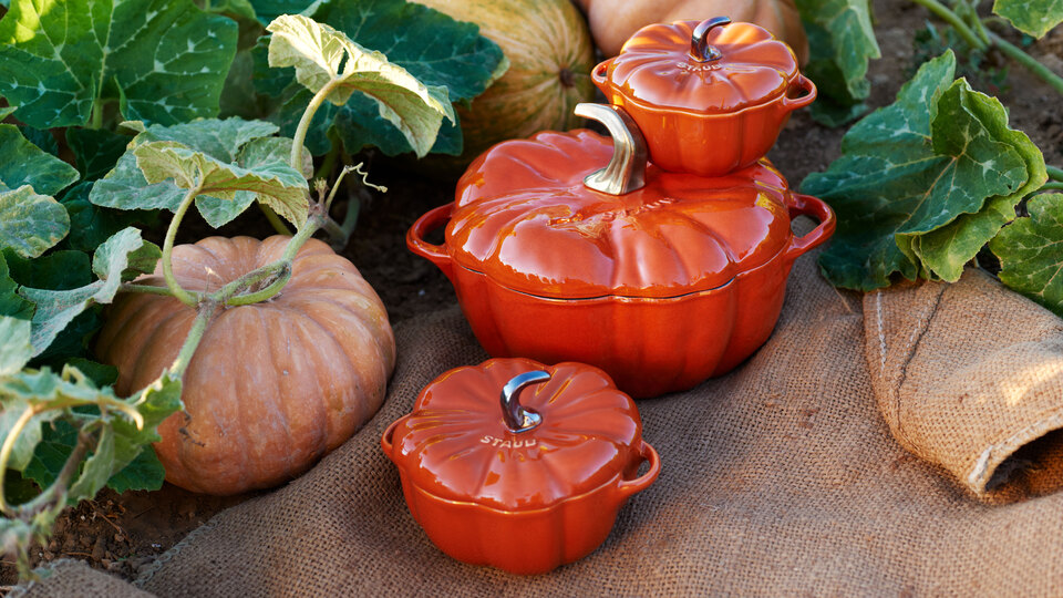 thumbnail video image 2 of STAUB Cast Iron 3.5-qt Pumpkin Cocotte with Stainless Steel Knob - White, 2 of 8