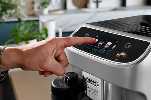 DeLonghi Magnifica Plus 60 Oz Automatic Espresso Machine in Silver