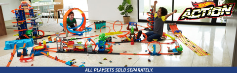 Hot Wheels Massive Loop Mayhem Track Set & 1:64 Scale Toy Car with