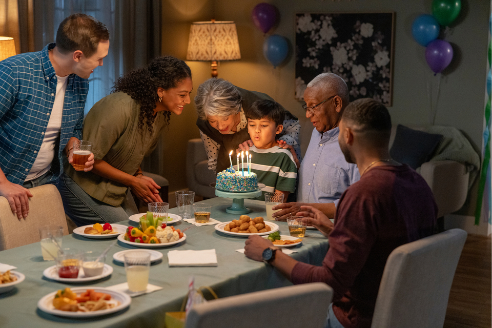 thumbnail video image 2 of Chinet Crystal Cup, 14 oz. 60 cups, 2 of 3