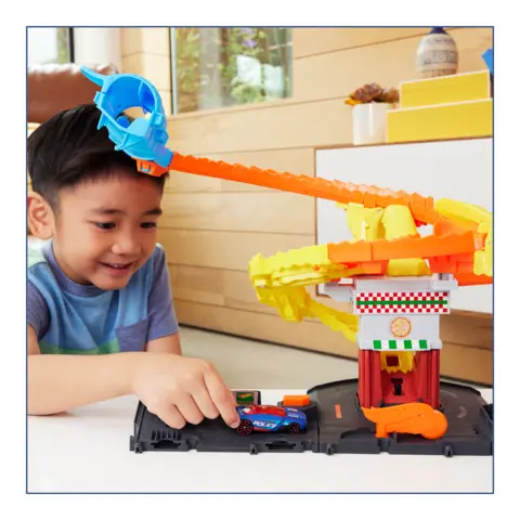 Hot Wheels® Pizza Slam Cobra Attack