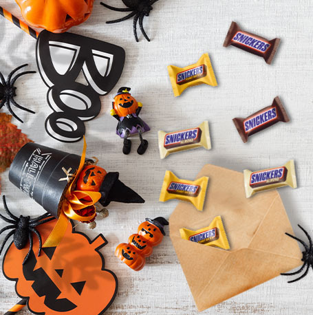 Snickers Almond, Peanut Butter & Original Fun Size Assorted Bulk Halloween  Candy Bar Variety Pack 16.54oz