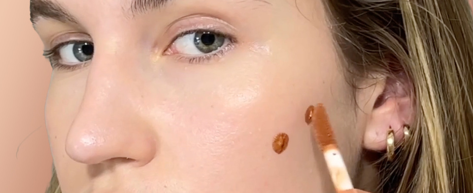 thumbnail video image 2 of Maybelline Sunkisser MNY SUNKISSER BLUSH 08 SHADES NU US, 0.23 fl oz, 2 of 7