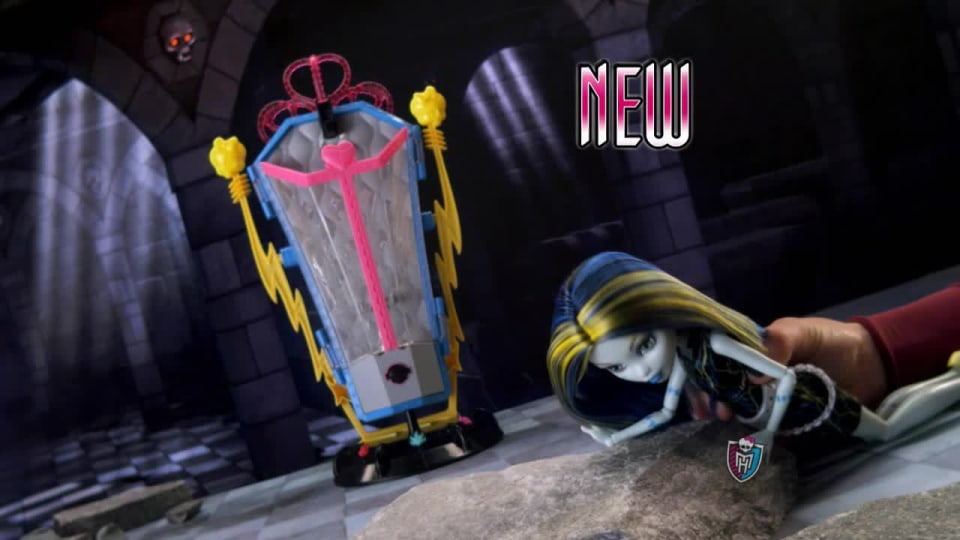 thumbnail video image 2 of Monster High Freaky Fusion Freaky Fusions Neighthan Rot Doll, 2 of 5