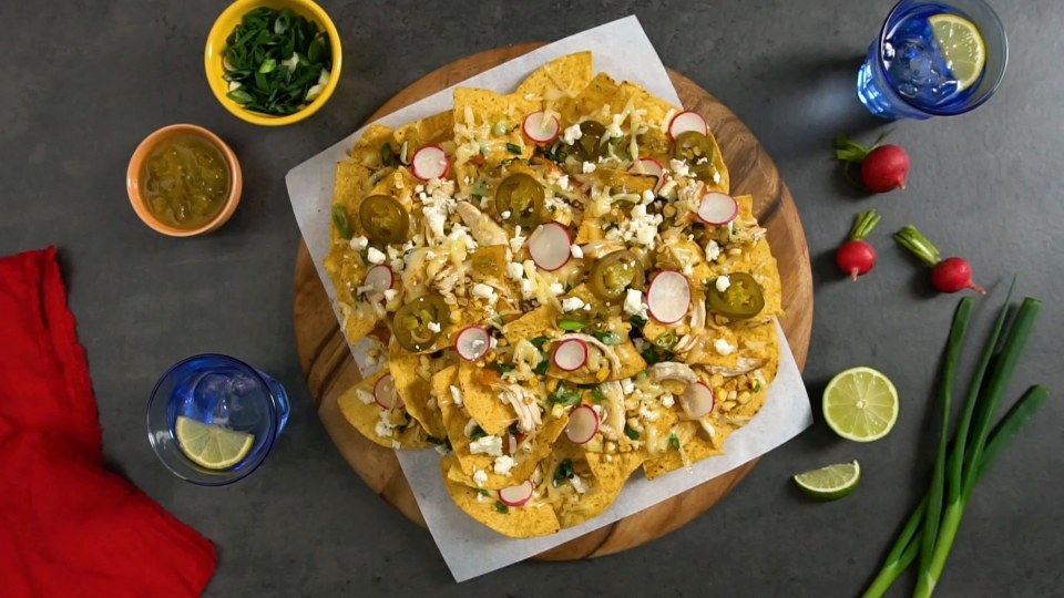 thumbnail video image 2 of Mission Thin & Crispy Yellow Corn Tortilla Chips, 9 Ounce Bag, 2 of 8