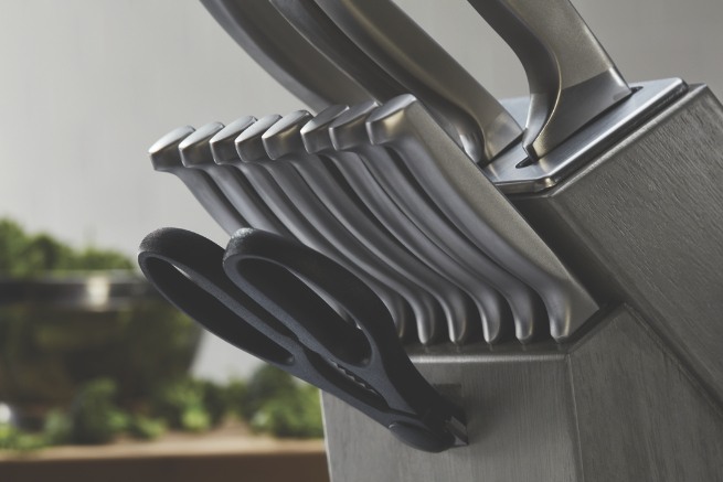  Select by Calphalon™ Self-Sharpening Knife Set with Block,  Cutlery Set, 15-Piece, with SharpIN™ Self-Sharpening Knife Block, Dark  Wood: Home & Kitchen