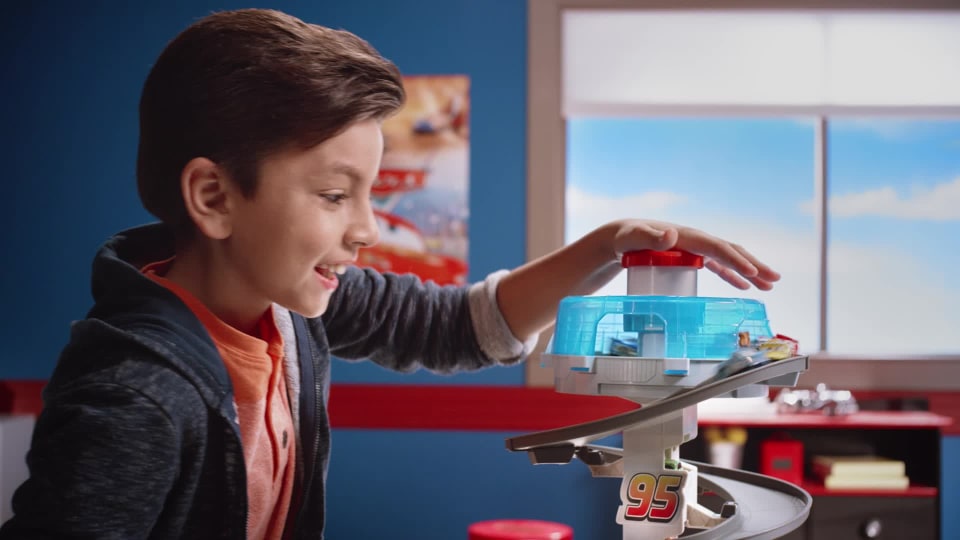 thumbnail video image 2 of Disney/Pixar Cars Mini Racers Rust-eze Spinning Raceway Playset, 2 of 10