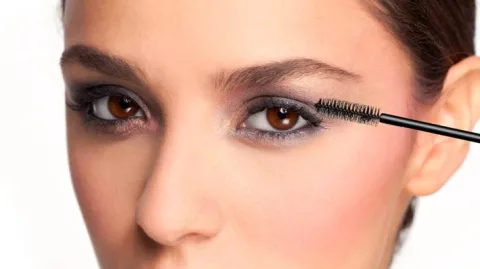 How to maximize your mascara