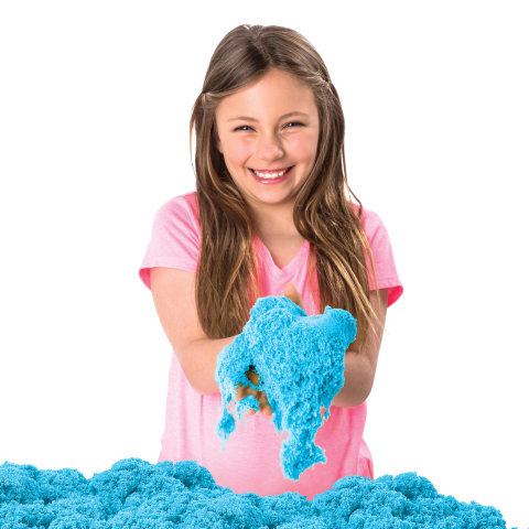 Kinetic Sand, Sandbox Set Kids Toy with 1lb All-Natural Green Kinetic Sand  and 3 Molds, Sensory Toys for Kids Ages 3 and up