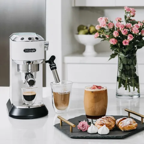 De'Longhi EC685 エスプレッソマシン セット付き Amazon.com: De'Longhi EC685M Dedica Deluxe Automatic