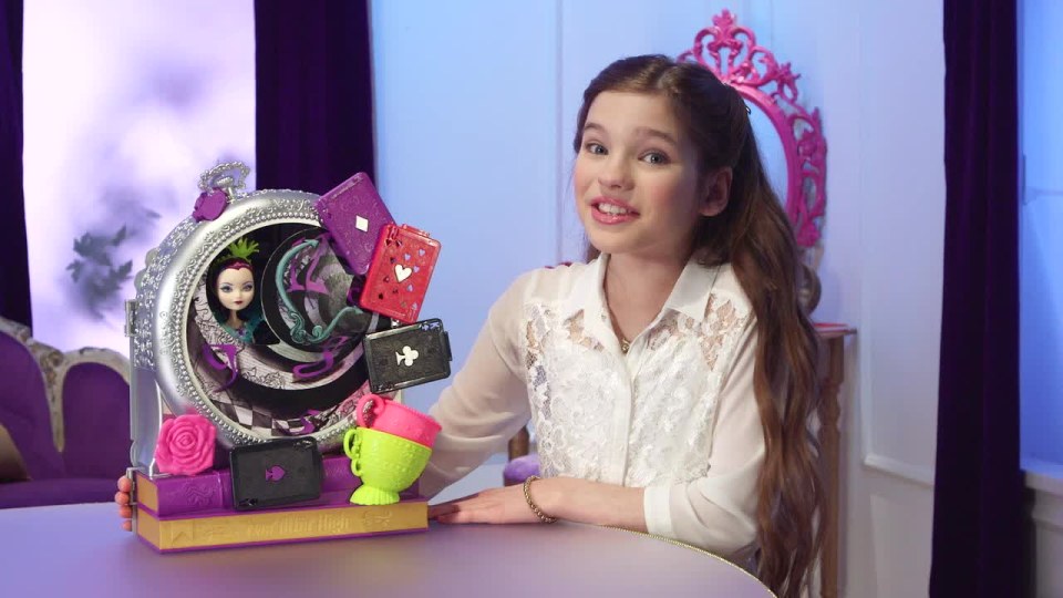 thumbnail video image 2 of Ever After High Way Too Wonderland Playset Raven Queen Display Rooms Party Mattel, 2 of 9