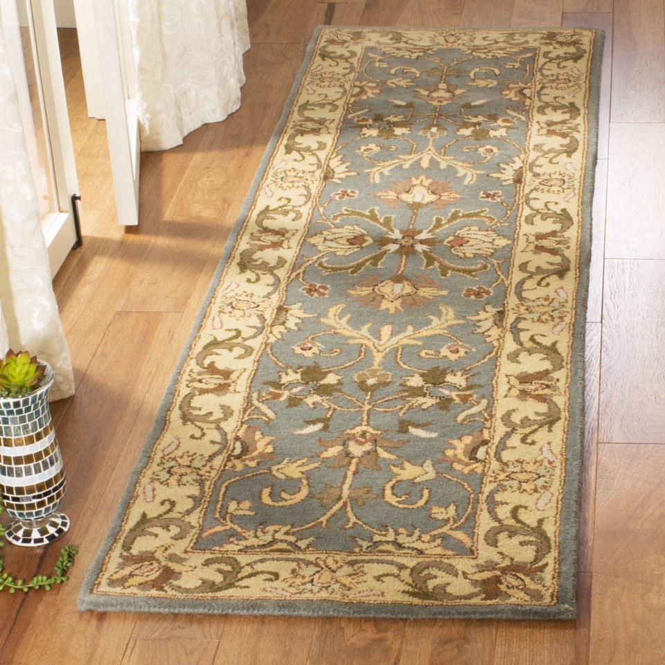 Safavieh Heritage Dombi 2 x 20 Light Green/Beige Indoor Floral/Botanical Oriental Handcrafted Runner Safavieh Heritage Dombi 2 x 20 Light Green/Beige Indoor Floral/Botanical Oriental Handcrafted Runner