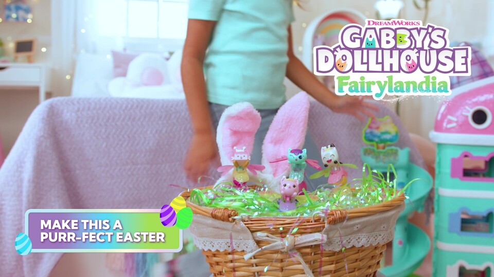 thumbnail video image 2 of Gabby's Dollhouse Fairylandia, Baby Box Cat Flutter-riffic Fairy Ring with Display Stand, 2 of 11