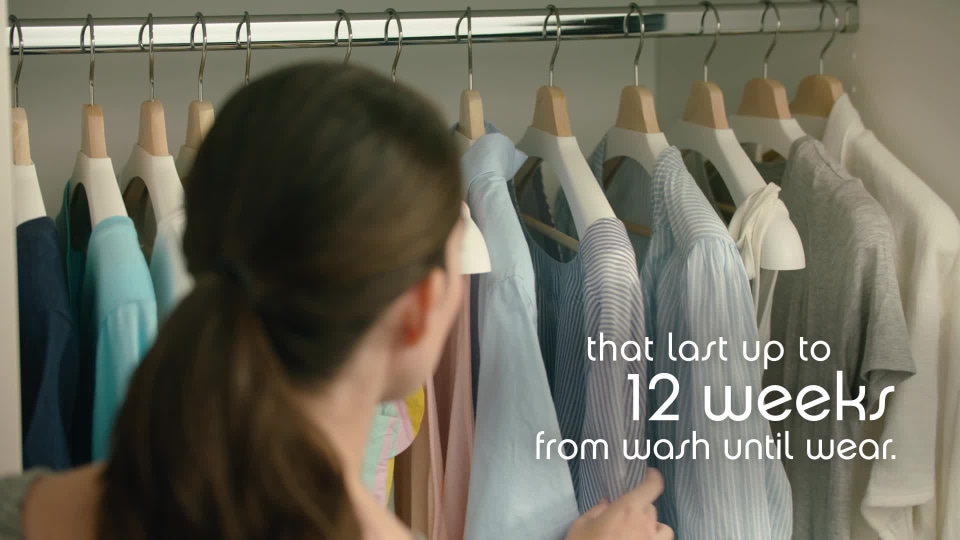 thumbnail video image 2 of Downy Unstopable In-Wash Scent Booster Beads, SHIMMER, 14.8 oz, 2 of 8