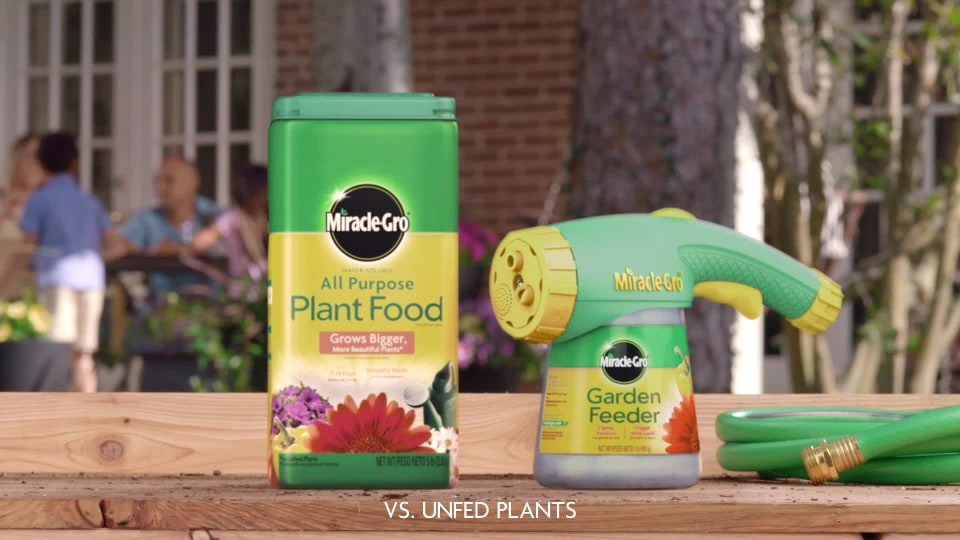 MiracleGro Garden Feeder, Sprayer Includes Plant Food