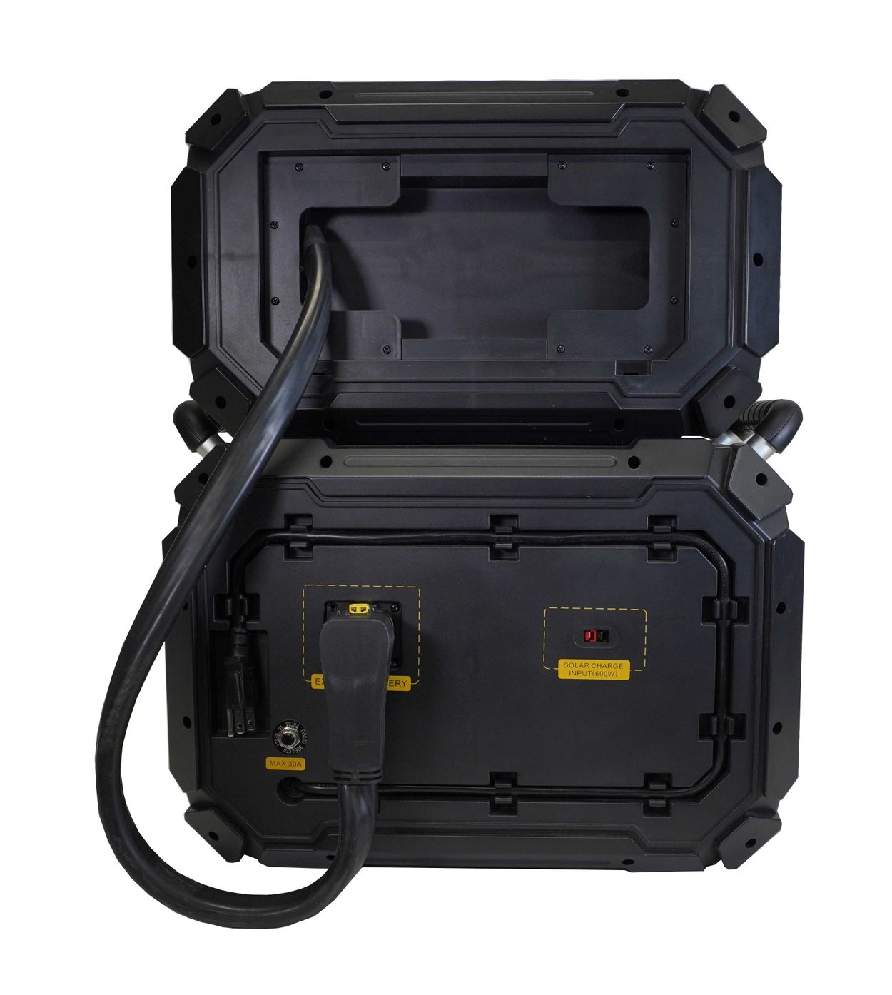 It's easy to connect the Lion Safari ME Solar Generator with the expansion battery.
