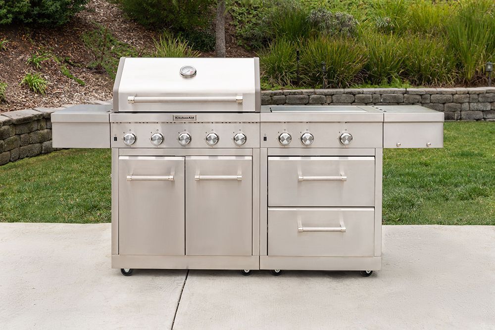 Kitchen Aid 8 burner 94 000 BTU Cast Aluminum Propane Gas BBQ Grill with Cover